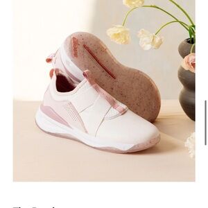 Clove Limited Edition Nurse Clara Cherry Blossom Leather Sneakers shoes sz 10